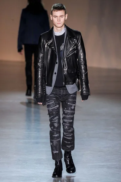 Look 26